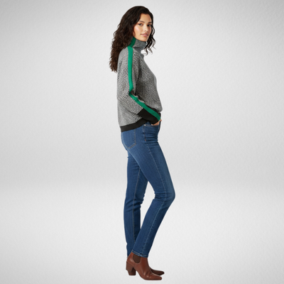 Collo alto a righe moderne